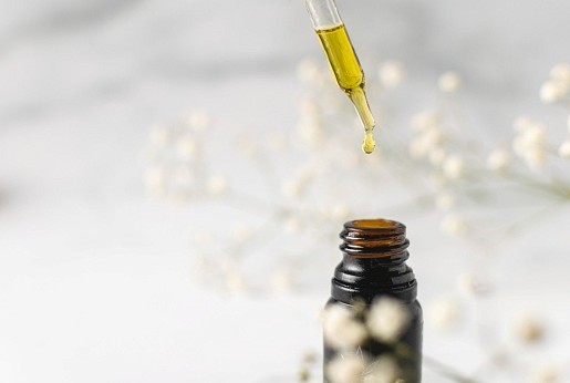 Retinol, retinal, bakuchiol – gyorstalpaló összegzés